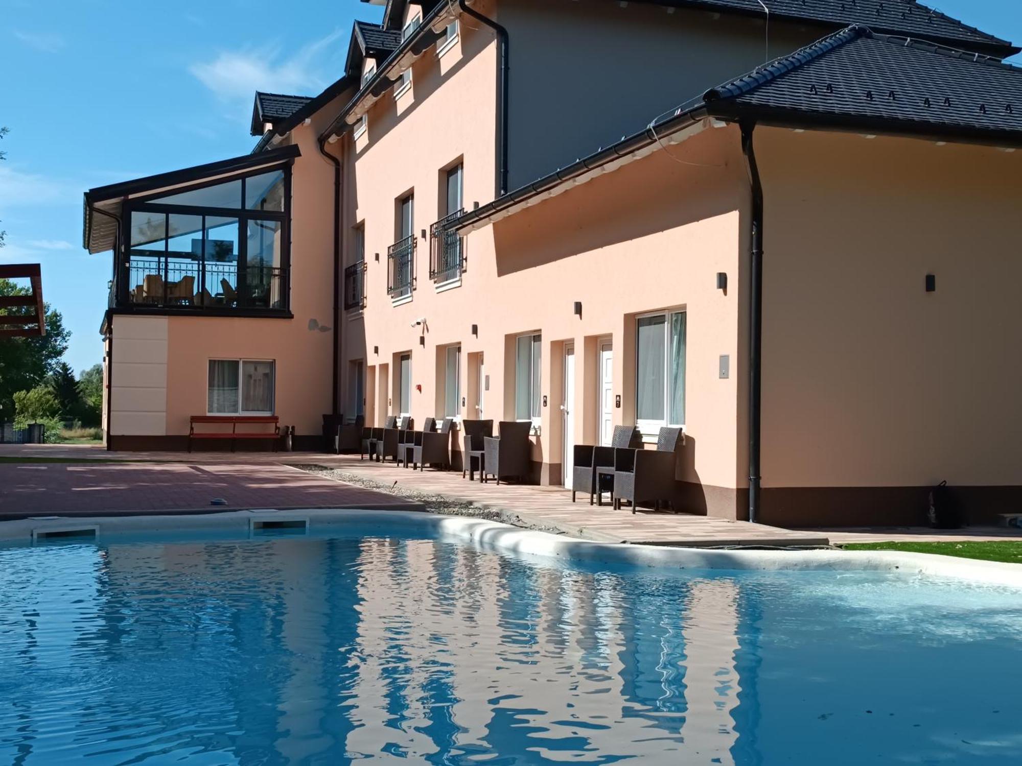 Navigator Otel Palić Dış mekan fotoğraf